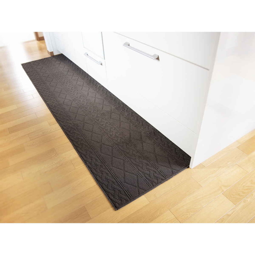 キッチンマット　252　60×252cm　サニー　インテリアマット　ニット風　ブラウン ニット風のテクスチャーが際立つブラウンのマットが広がっている様子