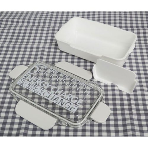 弁当容器 ENERGY CHARGE ランチボックス(仕切付) PCD-500 ホワイト 真上から撮影された白いランチボックスの全体像、仕切りが見える状態。