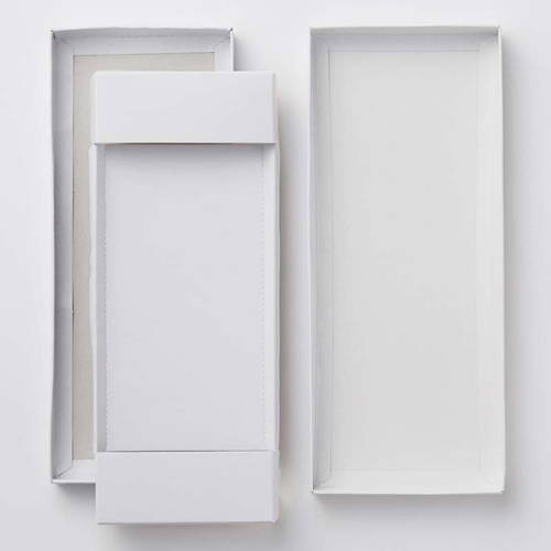 靴下やハンドタオルの梱包・包装に最適な中枠付きギフトボックス（白）