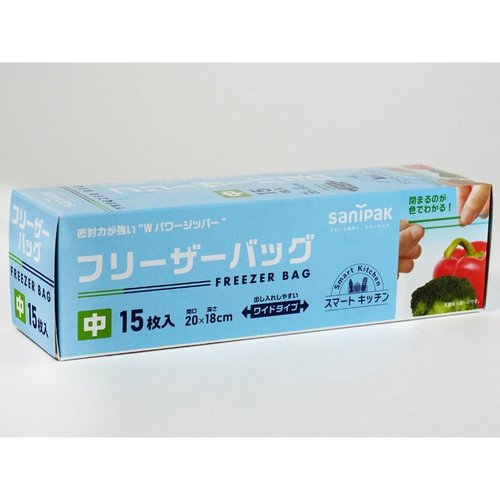 保存袋 スマートキッチン フリーザーバッグ 中 透明 15枚 0.06mm 日本サニパック 透明なフリーザーバッグが重ねられた状態、パッケージには15枚入りと記載されている。