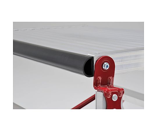 607x400mm/0.75m/3段 作業台(折畳式) 折りたたまれた状態で横から見える作業台の構造