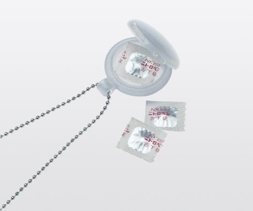 くすり携帯ペンダントケース 35×42.5×15