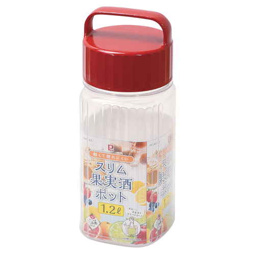 果実酒びん　1.2L　プラスチック　軽くて割れにくいスリム果実酒ポット 透明なプラスチック製のスリムボトルが中央に立てられ、上部が広がったデザインが特徴的な様子。