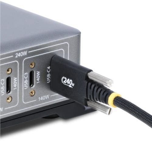 USB-Cケーブル　パネルマウント　3m　オス・オス　ブラック　1本 ケーブルが直線的に伸び、端子部分が強調された状態