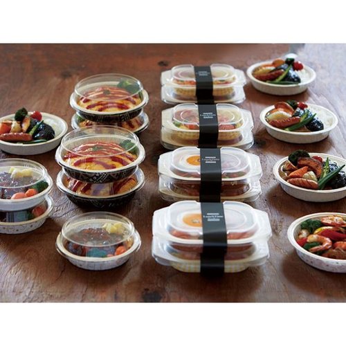 軽食容器 EL01 エコライトスモール ホワイト 天満紙器 真っ白でシンプルな軽食容器が整然と並んでいる様子