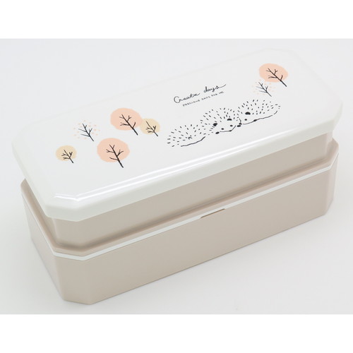 お弁当箱　2段　600ml　松花堂　hedgehog 2段重ねのコンパクトなお弁当箱が正面を向いている様子