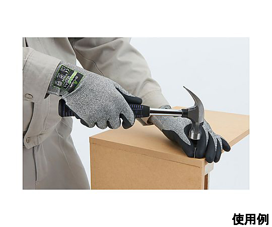 [S] 手袋(耐切創/高強度PE系・ニトリルコート) 手のひらと指先がニトリルコーティングされた状態、黒い手袋が横向きに置かれている様子
