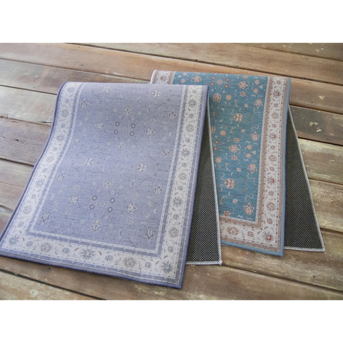 キッチンマット　khastan　インテリアマット45X120cm　グレー 織り柄が見えるグレーのマットが床に敷かれた状態