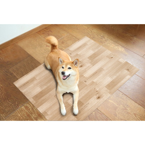 マット　ペット用　60cmx90cm　木目　防滑・消臭・防水マット 木目調のデザインが特徴的な防滑・消臭・防水のマットが畳まれている様子