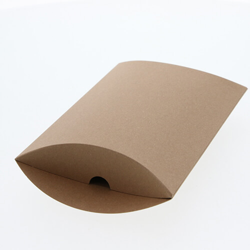 ラッピングにピッタリなピロー型のギフトボックス（クラフト）