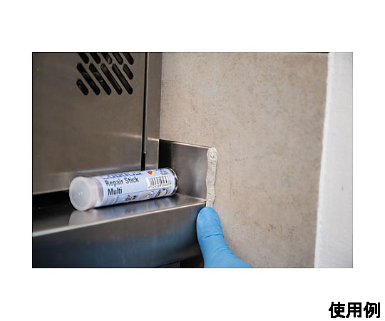 115g リペアースティック(マルチ) 正面から撮影されたスティック状のアイテムが強調されている状態