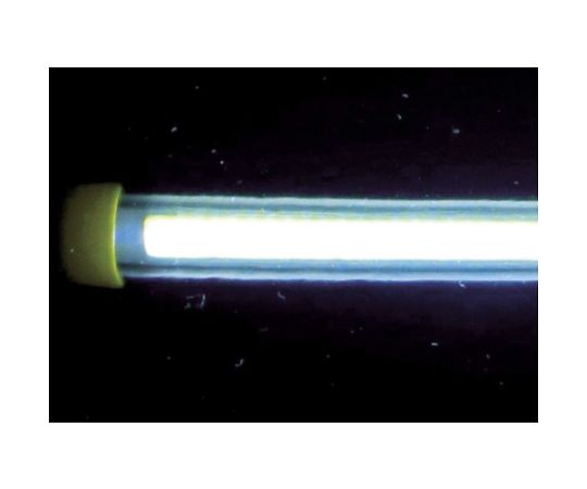 4WLEDコードレスライトセット（防雨・耐薬外筒仕様） 手に持たれている状態での、明るく輝くLEDライト