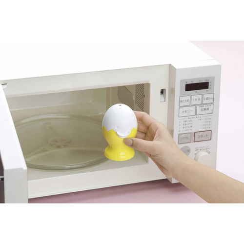 半熟たまご調理器 半熟玉子 半熟王子 レジたまちゃん 電子レンジ対応 パッケージの正面が見える状態で、商品のイラストとカラフルなデザインが際立っている。