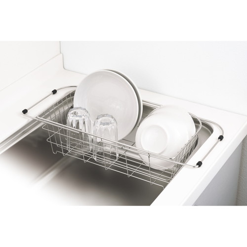 水切りラック　アットアクア　ステンレス製シンクスライド式水切りカゴ<ワイド深型> 深いカゴに食器が整然と置かれた横からのアングル