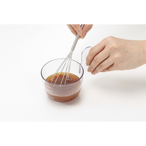 KK　スタッキング計量カップ3個セット 透明な計量カップが3段にスタッキングされた様子