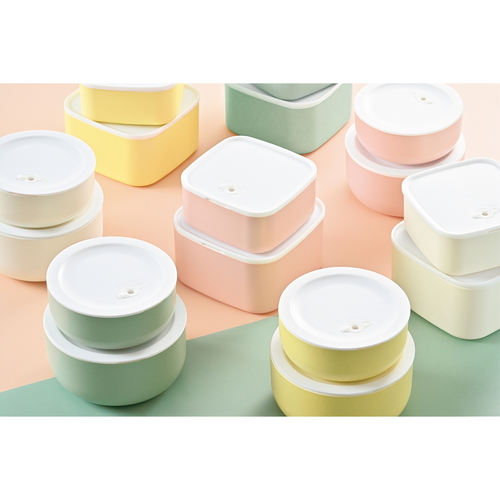 保存容器　さっと洗える保存容器　角　2個セット　ピンク 淡いピンク色の保存容器が2つ並んでいる様子