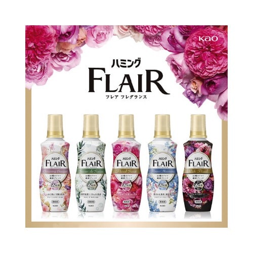 ハミングFフレグランスフローラルスウィート2L×4 ラベルがしっかりと見える側面の大容量ボトルが並んでいる状態