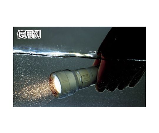 リチウムイオン充電電池 黒いケースに収められた円筒形の電池が並んでいる様子