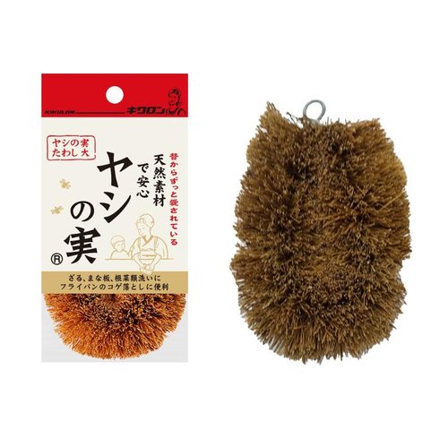 ヤシの実たわし キクロン 製品の側面が広く見える状態で、ブラシ部分のテクスチャが詳細に表現されている。