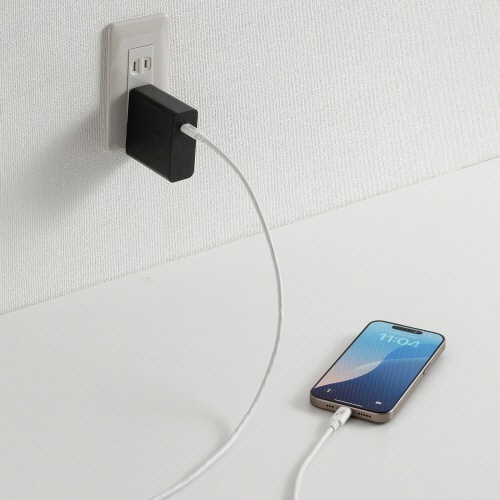 USB2.0　PD60W対応　Type-Cケーブル　ホワイト　3m(RoHS指令10準拠)　1本 柔らかいホワイトのケーブルがひとまとめに束ねられた状態