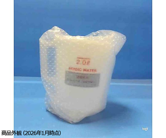 ラボ用ビーカー　白　強酸性水用 透明なビーカーが斜めから撮影され、強酸性水に適した設計が強調されている様子