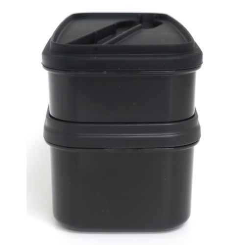 お弁当箱　ランチ2ダン　シャインブライト3　1100ml 上面が見える状態で、鮮やかなカラフルなデザインが施されている。