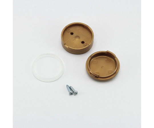 ぬくもり手すりNES　エンドキャップ　ゴールド 金色のエンドキャップが正面に配置され、滑らかな表面が際立つ状態