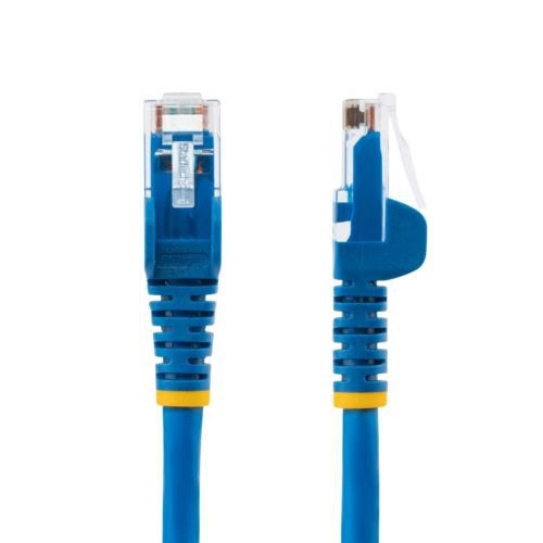 カテゴリ6　LANケーブル　低煙ゼロハロゲン　ツメ折れ防止　50cm　ブルー　1本 ケーブルのコネクタ部分が強調された横向きの状態
