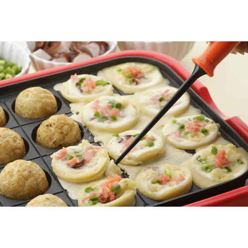 たこ焼き器をキズつけにくい平型たこピック 2本組 ナイロン製 立てられた状態の2本のナイロン製ピック