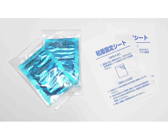 足裏　COOL　樹液シート　30枚×36個入 パッケージが整然と並んでいる様子