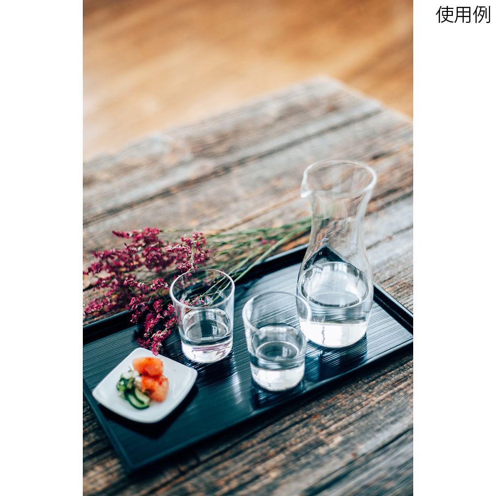 徳利・粋 優雅な曲線を持つ茶色の陶器が見える状態