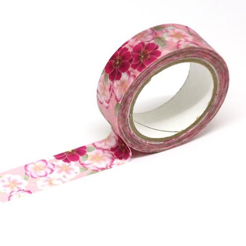 ラッピング用品 マスキングテープ 八重桜 15mm カミイソ産商 [バラ販売] ピンクの八重桜デザインが施された、横から見たテープの巻き具合