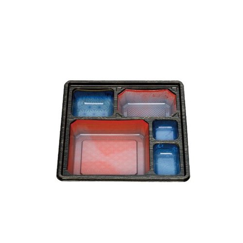 仕出し弁当容器 70-70 灯暮し 睦月 北斎セット 北原産業 全体が斜めから撮影され、蓋が軽く開いた状態で中身が見えている
