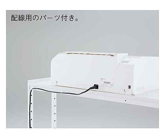 デスク周りデスクラック1段W800スノーホワイト スタイリッシュなデスクラックが側面から見える状態、シンプルなデザインと清潔感あふれるスノーホワイトの色合い。