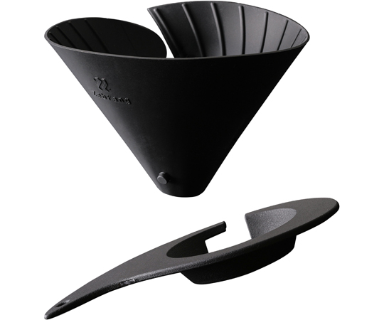 V60 フラットドリッパー 02 PLUS Zebrang 黒と白のストライプ模様が施されたフラットドリッパーの上面が見える状態