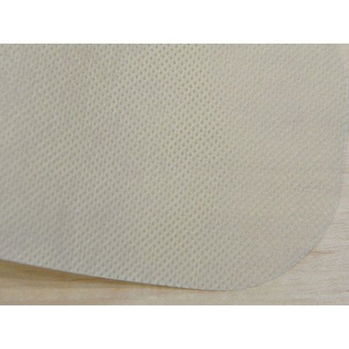 テーブルクロス とりぼん シート100cm クリーム 三和紙工 [ケース販売] 布地の質感が際立つクリーム色のテーブルクロスのたたまれた状態