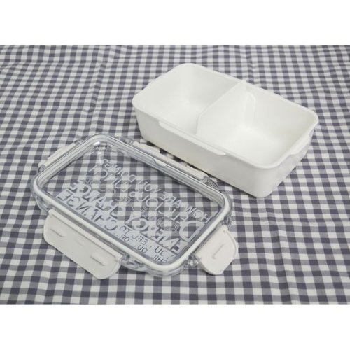 弁当容器 ENERGY CHARGE ランチボックス(仕切付) PCD-650 ホワイト 白い弁当容器が斜めから見える様子、仕切りが付いているデザインと蓋が開いた状態。