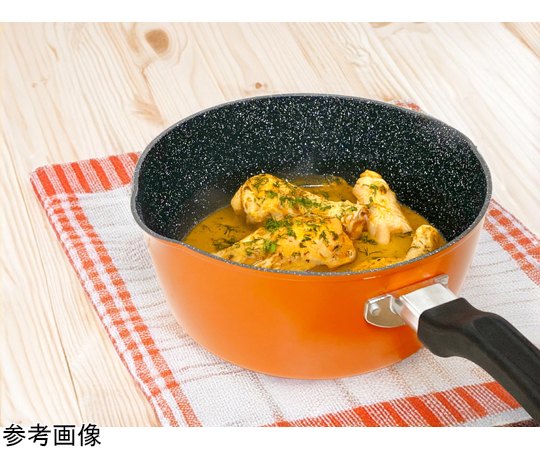 ギガフッカ IH超深型フライパン 24cm 鍋の内側が見える状態で、底が深くて広いデザインが特徴的