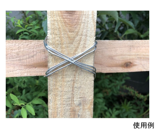 針金　25Kg巻　#14 強度を示す太さのある針金が整然と巻かれた状態
