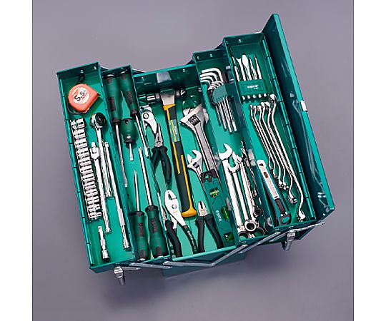 [61個組] 工具セット(1/2") 整然と並んだ各種工具のセットが掲示されている様子