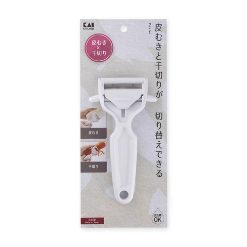 KK　ピーラー&千切り器 商品のハンドルと刃が見える側面からのアングル