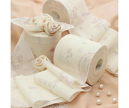 クリネックス極上のおもてなし4ロール30mダブル 華やかなデザインのパッケージが上面に見え、ロールの一部が外に出ている状態