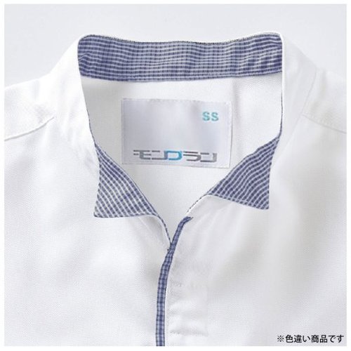 調理衣 調理コート 兼用 7分袖 白/ブラウンチェック 袖ネット付 M 住商モンブラン 前面から見た白とブラウンチェックの調理コート、袖部分にはネットが付いている。