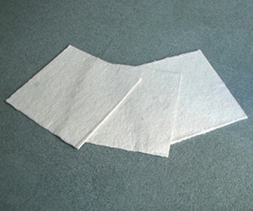 オイルキャッチャー　１００枚入　５０ｃｍ×５０ｃｍ　吸着量１．８Ｌ画像