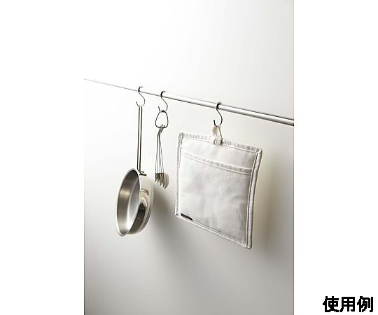 200x230mm ポットホルダー 明るい色合いの表面にイラストが施され、ハンギングループが付いている状態