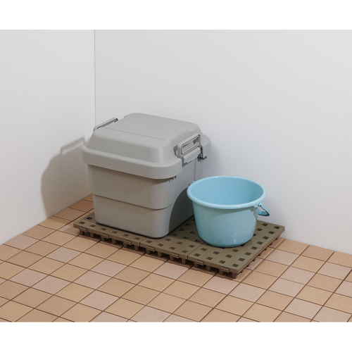 すのこ　ジョイントパレット　20×30cm　2枚セット 木目調のデザインが際立つ、並べられた2枚のパレット
