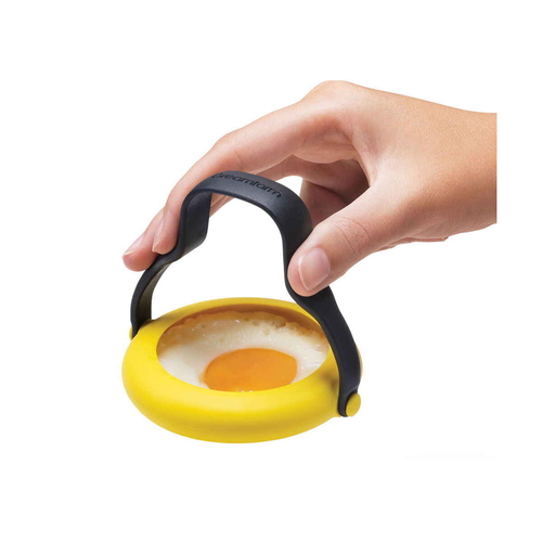 dreamfarm　Flegg　エッグモールド2個組 透明なプラスチックケースに入った2個の卵型モールドが重なり合っている様子