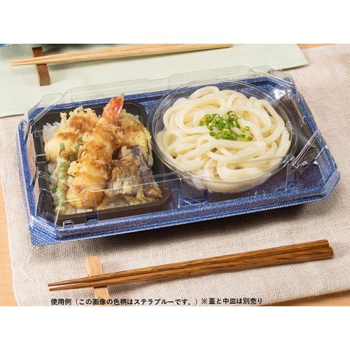 冷麺容器 バイオ 楽麺コンボ 26-15B ステラブルー リスパック 透明な容器が上から見える状態で、鮮やかなブルーのフタが特徴的