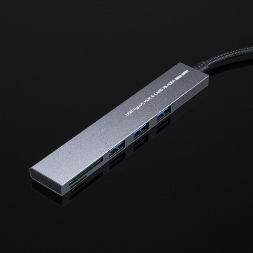 USB　5Gbps　3ポート　スリム　ハブ(カードリーダー付き・Type-C接続)　1個 カードリーダー付きのType-C接続ポートが見える状態