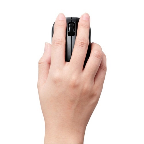 抗菌　Bluetooth5.0　IRマウス　Sサイズ　ブラック　1個 シンプルなデザインのワイヤレスマウスが斜めから見える状態
